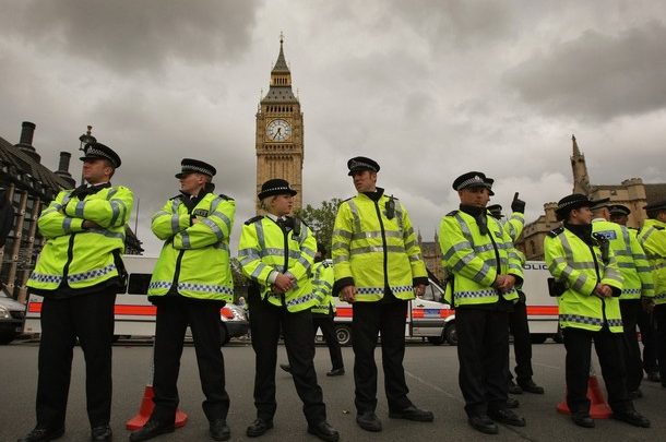 Londra spari davanti al Parlamento: 12 feriti