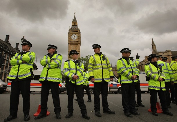 attentato-londra Londra spari davanti al Parlamento: 12 feriti