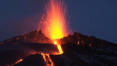 Photo of Eruzione Stromboli 2019: Turisti in mare e Fuoco nella frazione di Ginostra