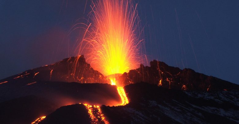 Etna, Eruzione oggi: dieci feriti