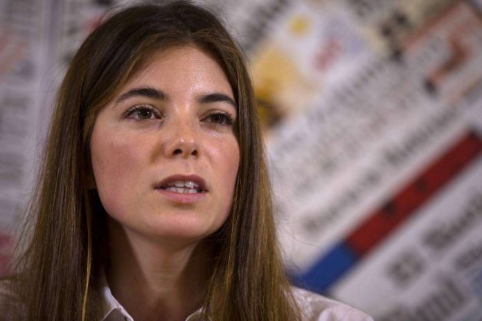 giulia-innocenza-durante-la-conferenza Animali come noi su Rai 2: debutto di Giulia Innocenzi