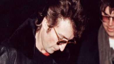 Photo of John Lennon: all’Asta l’album autografato al suo assassino