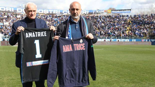 Sergio Pirozzi, sindaco di Amatrice allo stadio per Atalanta - Fiorentina