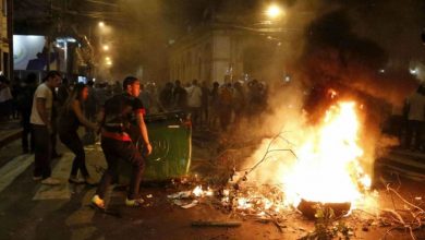 Photo of Protesta Paraguay, Parlamento assaltato e incendiato: un morto