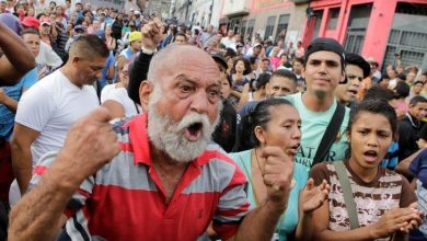 Photo of Proteste in Venezuela contro Maduro, tre morti negli scontri