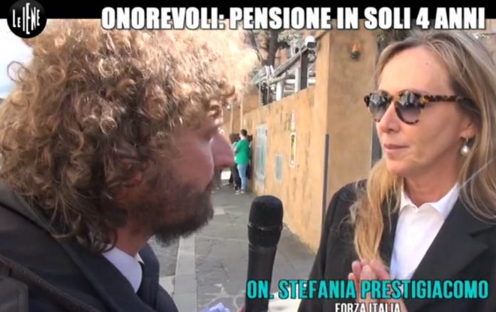 vitalizi-pensioni-politici-le-iene Pensioni e Vitalizi Politici: Servizio Le Iene Filippo Roma (2 aprile 2017)