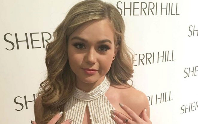 Brec Bassinger moda scarpe