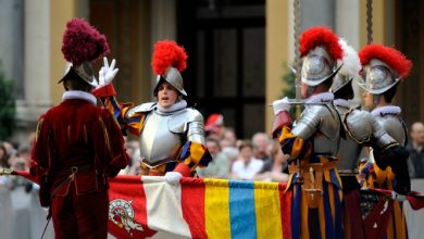 Photo of Guardie Svizzere: la Storia e il Giuramento in Vaticano di Oggi