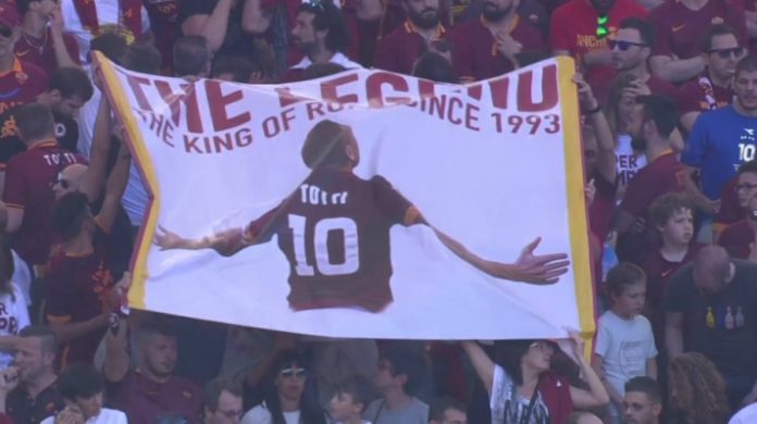 Totti Striscione Roma