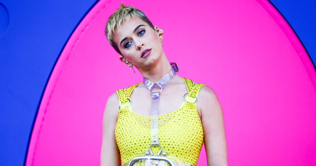 katy_perry_witness_Capelli_corti