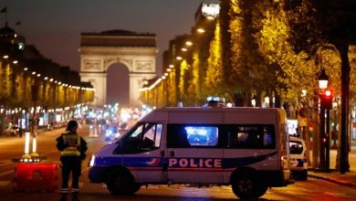 Photo of Attentato Terroristico in Francia, sugli Champs Elysées Auto contro Polizia