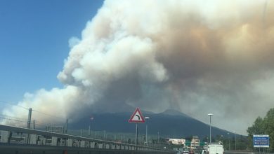Photo of Incendio sul Vesuvio, ancora in Fiamme il Vulcano (Foto)