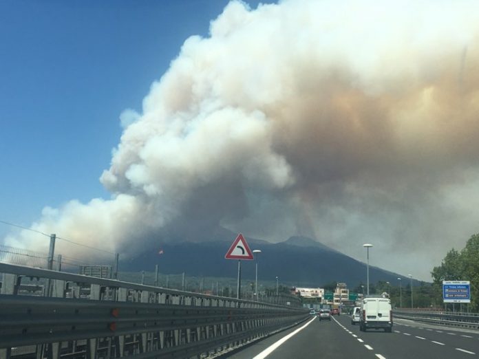 Incendio Vesuvio 11 luglio 2017