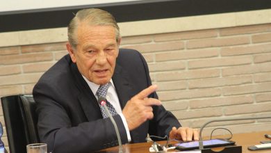 Photo of Joaquin Navarro Valls è Morto: fu la voce di Papa Giovanni Paolo II