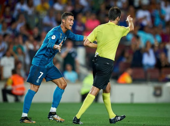Cristiano Ronaldo, 5 turni di squalifica per la spinta all'arbitro! Cristiano Ronaldo, 5 turni di squalifica per la spinta all'arbitro!