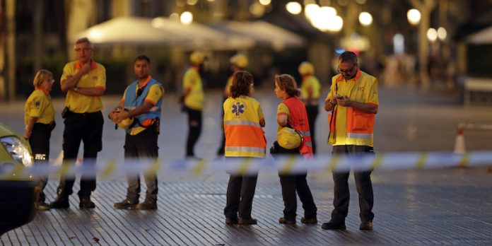 Attacco a Cambrils, parlano i testimoni che hanno assistito alla sparatoria Attacco a Cambrils, parlano i testimoni che hanno assistito alla sparatoria
