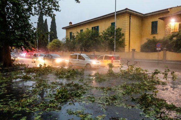 livorno-nubifragio-toscana-emergenza