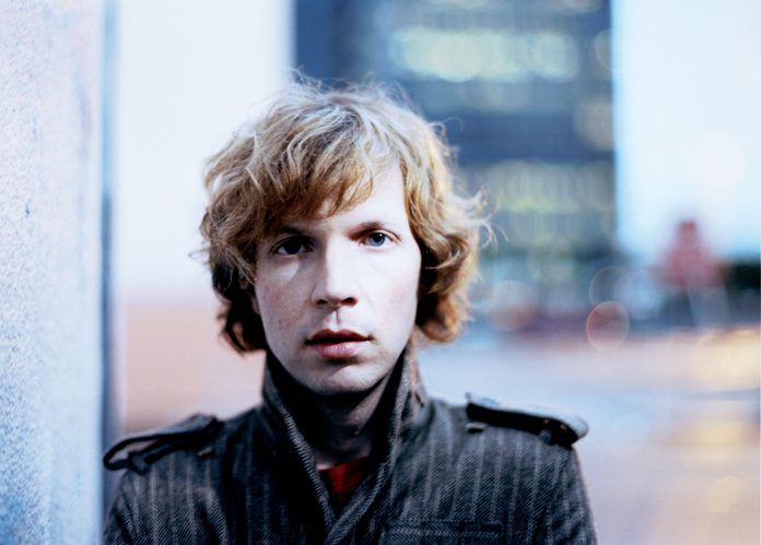 1390636180-beck