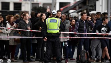 Photo of Londra News: auto sui passanti davanti al Victoria and Albert Museum