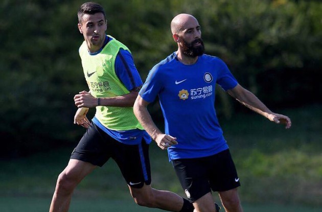 Inter, risonanza per Vecino: risentimento al bicipite femorale. Salta il Chievo Inter, risonanza per Vecino: risentimento al bicipite femorale. Salta il Chievo
