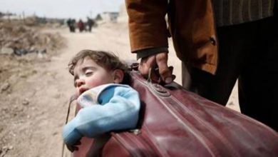 Photo of Chi è il bambino siriano nella valigia che ha commosso il web?