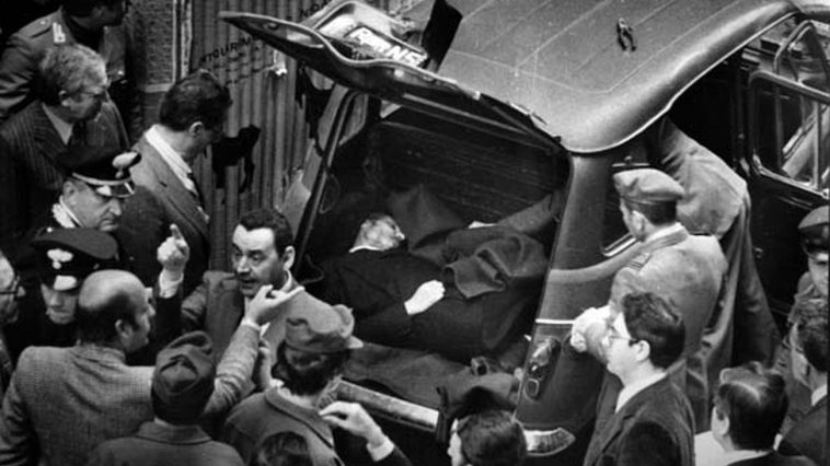 cadavere di Aldo Moro via Caetani Roma 9 maggio 1978