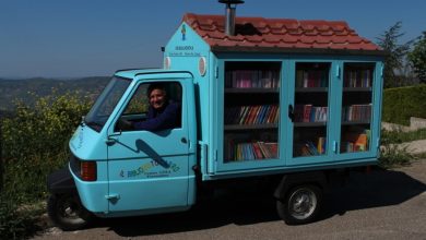 Photo of Bibliomotocarro: Antonio La Cava porta in giro la lettura per la Basilicata