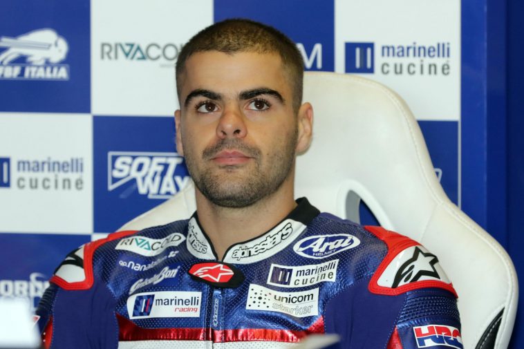 Moto, Fenati tira il freno a Manzi: licenziato. Il video