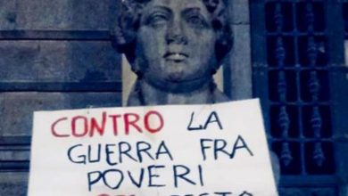 Photo of Manifesti contro Salvini a Napoli di Potere al Popolo (Foto)