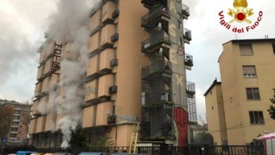 Photo of Incendio in ex hotel occupato a Firenze