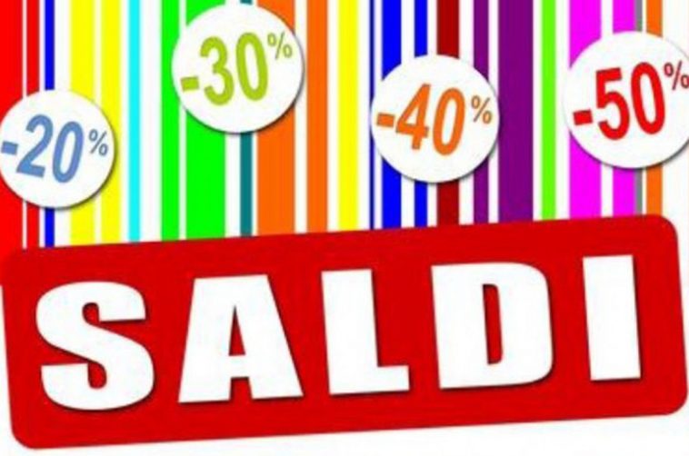 Imperia. cresce l'attesa per i Saldi invernali, 45 giorni di sconti da sabato 5 gennaio a lunedì 18 febbraio/ ecco le regole