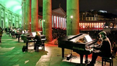 Photo of Napoli, Piazza del Plebiscito: 21 pianoforti in concerto