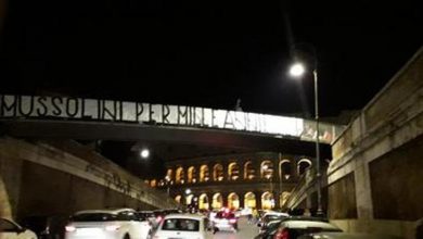 Photo of Striscione di Forza Nuova a Roma: ”Mussolini per mille anni”