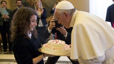 Photo of Compleanno Papa Francesco, festa in Vaticano per i suoi 83 anni