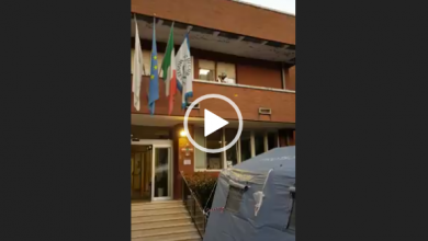 Photo of Avellino, l’infermiera suona l’Inno di Mameli dalla clinica – Video