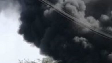 Photo of Incendio in una fabbrica a Ottaviano, fumo nero in cielo (Foto)