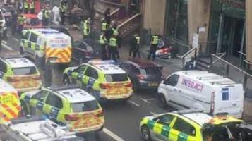 Photo of Attentato a Glasgow: Tre morti e un agente ferito. Il video dell’intervento